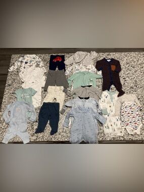 Newborn baby clothing lot